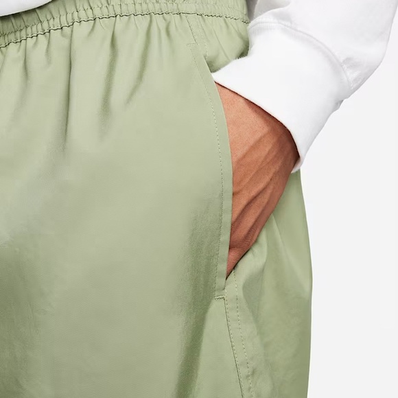 Nike Men’s Standard Fit Shorts – Green - Picture 3 of 6